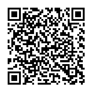 从北京匆匆赶来了美国大使赫尔利以及美国政府对外事务顾问费舍尔二维码生成