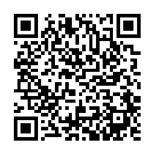 他忽然望见殿上原本凌乱站着的上百名仙家迅速分成了两拨二维码生成