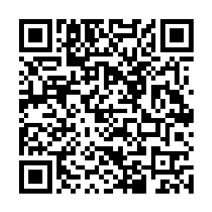 以及头盔上的裂纹竟然再度以肉眼可见的速度愈合起来二维码生成