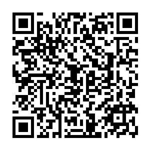 只因为他随手就在越野车扶手箱里捡到一张福成集团总经理钟承奎的名片二维码生成