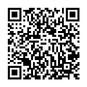 就听到传来开门的声音以及故意狠狠合上房门的嘭的一声巨响二维码生成
