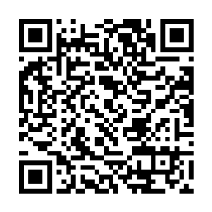 悬浮于金字塔周围的立体符阵散发出一阵黯淡的涟漪二维码生成