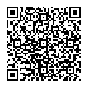 荣光他在拜仁慕尼黑后防线身后接到了球这是拜仁慕尼黑的禁区内现在是他单独面对卡恩二维码生成