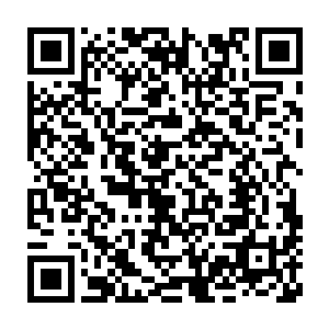 还把原本供着玉皇大帝的正殿都给彻底改造成了一间简陋的实验室二维码生成