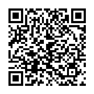 这一代的漏洞者就曾经做过和陈小练现在一模一样的事情二维码生成